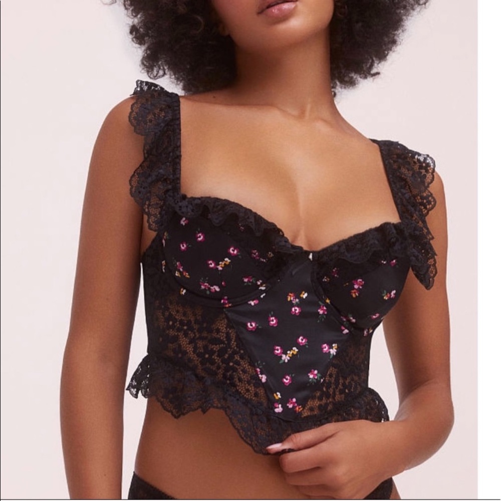 For love & lemons 🍋 Pansy Floral buster